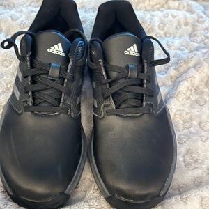 Adidas Youth golf shoes, only worn a couple of times. Size 2.5